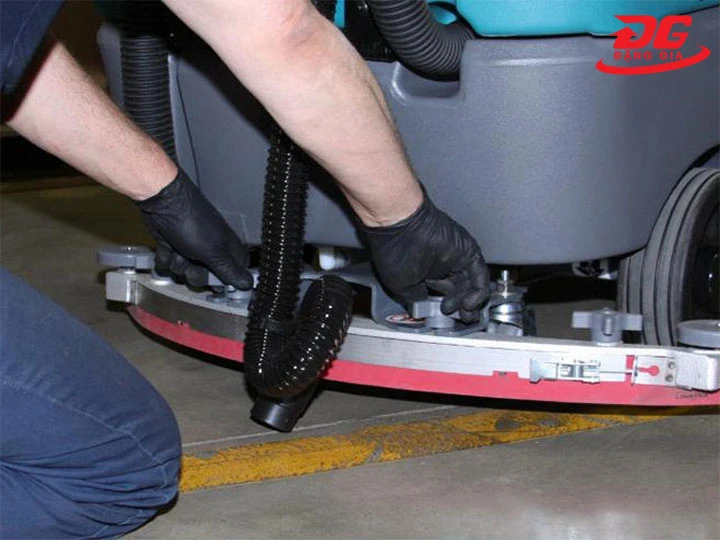 cách dùng máy chà sàn Kumisai KMS 68B