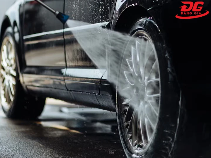 máy bơm rửa xe Kumisai 15M26-3.7S2 làm sạch thần tốc