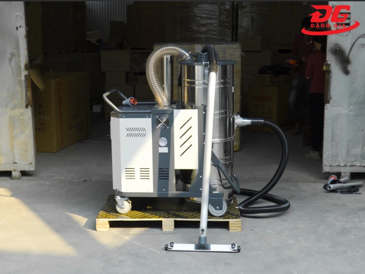 Máy hút bụi công nghiệp Kumisai