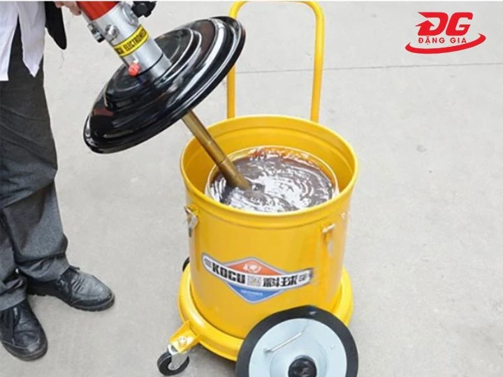 Hoạt động êm ái của máy bơm mỡ khí nén