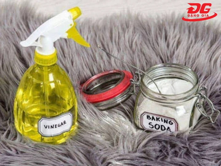 Cách giặt thảm lông bằng giấm và baking soda