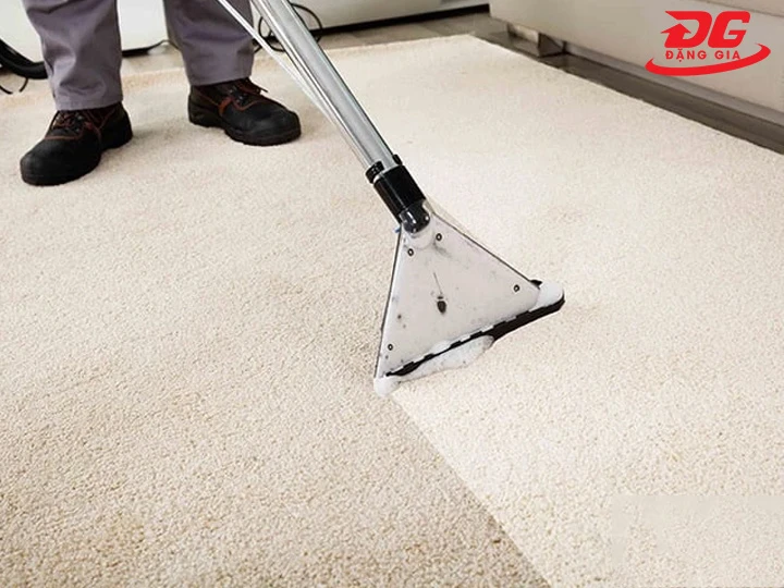 Cách giặt thảm lông bằng máy giặt thảm phun hút