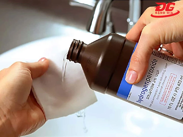 Cách giặt thảm lông bằng oxy già