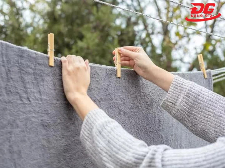 Phơi khô thảm lông