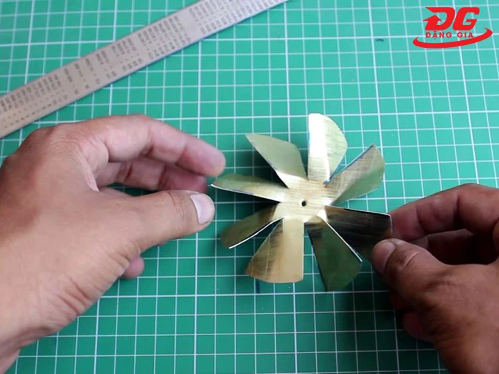 Tạo cánh quạt máy hút bụi