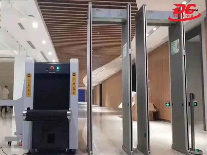 Cổng dò kim loại sân bay ZK-D3180S