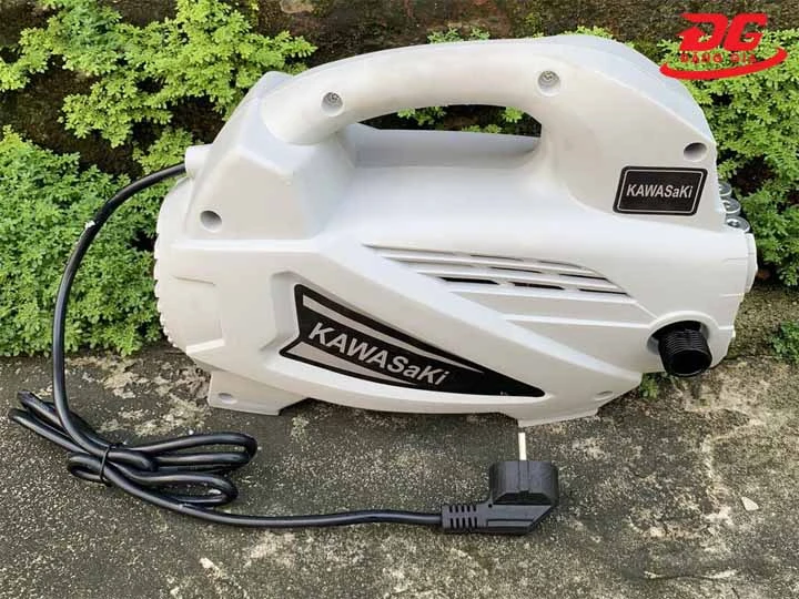 Máy xịt rửa xe cao áp Kawasaki 2000W