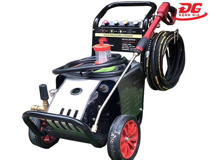 Máy phun xịt rửa xe Osaka Nhật Bản