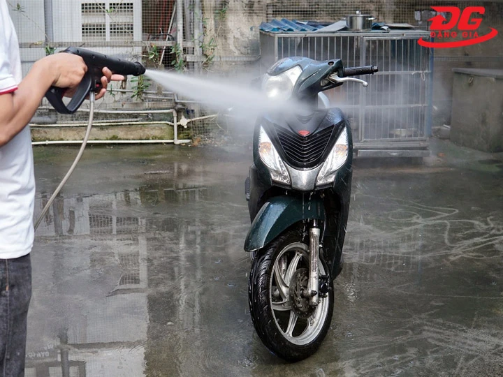 Máy rửa xe Thái Lan mạnh mẽ