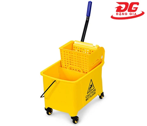 xe vắt nước đơn dọn vệ sinh