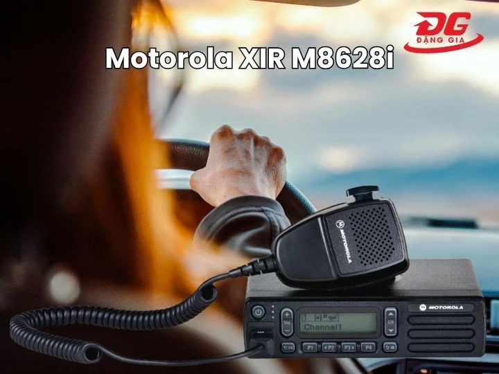 Bộ đàm Motorola XIR M8628i cho xe ô tô