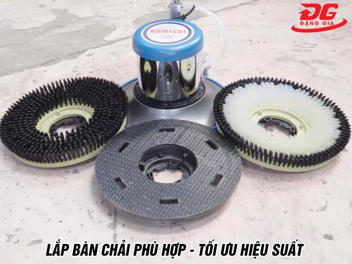 Lắp bàn chải máy chà sàn Kumisai KMS 522