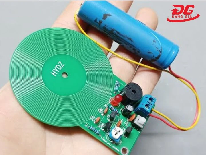 Gắn những linh kiện cần thiết lên bảng mạch