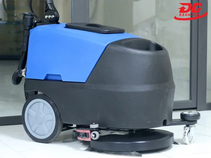 Máy chà sàn liên hợp Kumisai KMS25C thiết kế chắc chắn