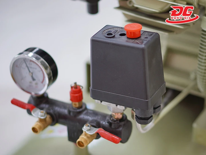 rơ le áp suất máy nén khí
