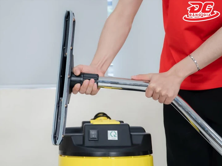 Lắp ráp các phụ kiện của máy