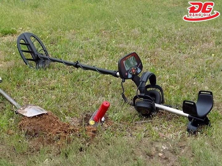 Máy dò kim loại Teknetics EuroTek Pro