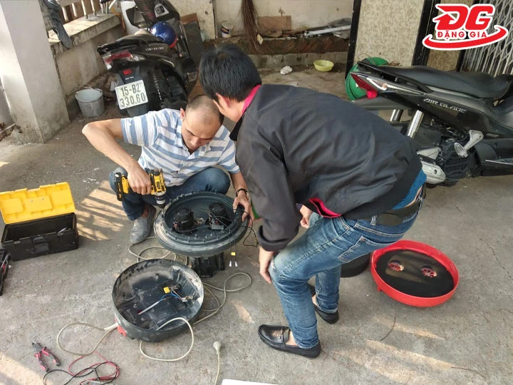 Máy bị rò rỉ nước