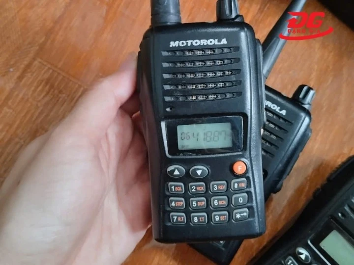 Bộ đàm cầm tay Motorola GP-950 Plus nhỏ gọn dễ dùng