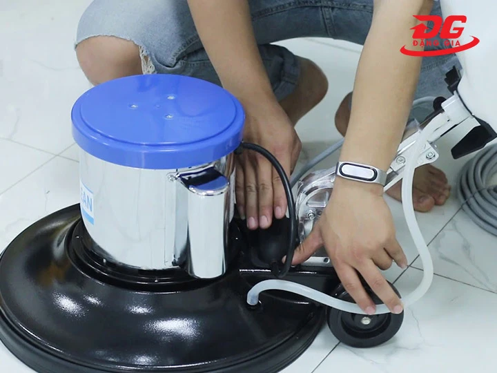 lắp đặt máy chà sàn đơn