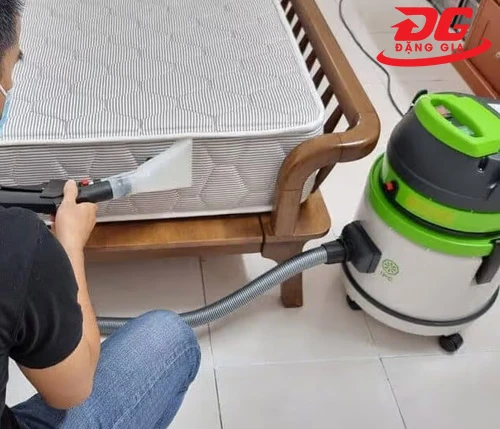 máy phun hút giặt thảm giặt ghế sofa IPC Beta 200