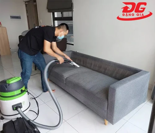 máy phun hút giặt ghế sofa IPC Beta 200