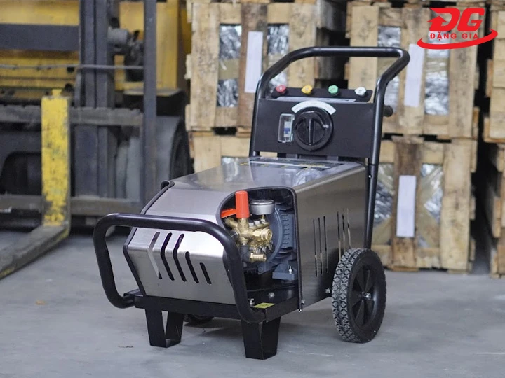 Máy phun rửa chuồng trại Kumisai KMS 220/5.5