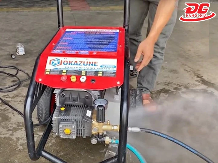 áy bị giật khi hoạt động