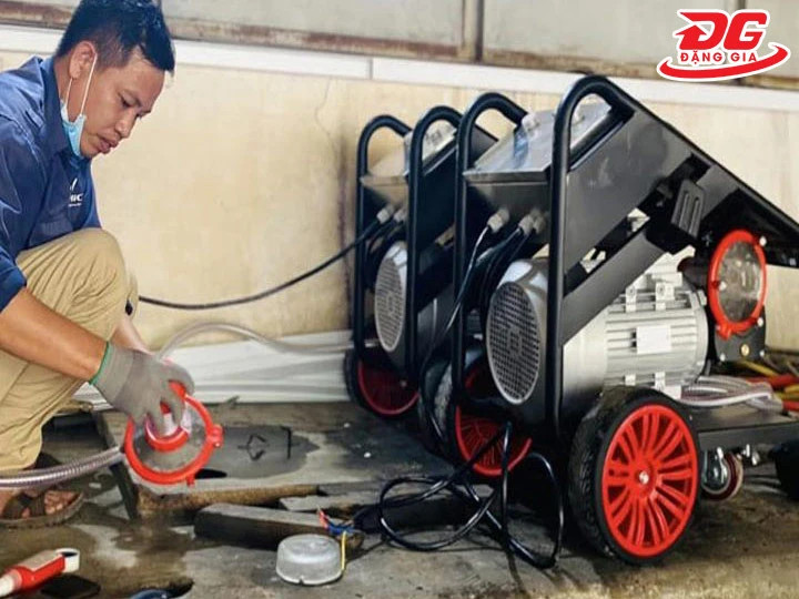 Phát tiếng ồn lớn khi chạy