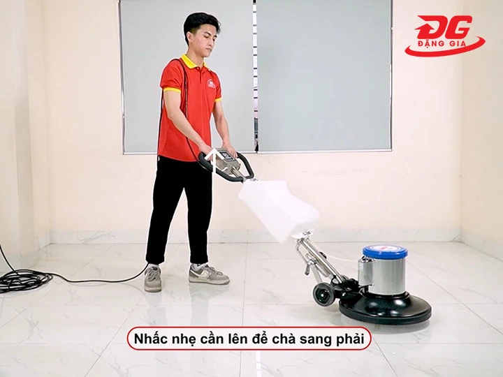 sử dụng máy chà sàn đơn
