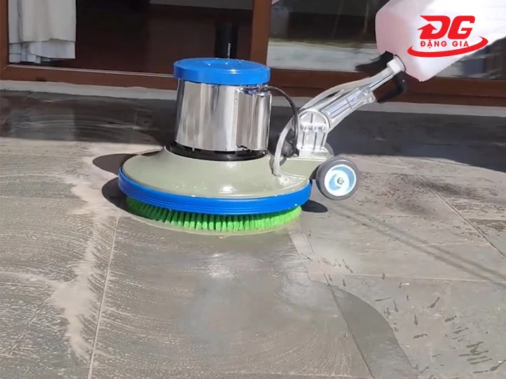 xác định tần suất sử dụng máy chà sàn đơn 