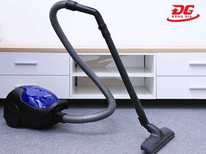 Máy hút bụi 1600W có cấu tạo chắc chắn