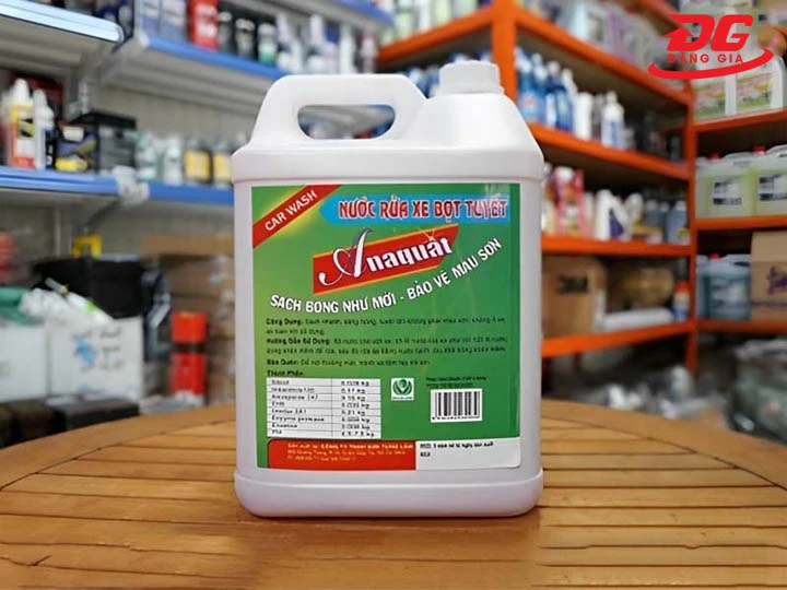 Nước rửa xe Anaquat bọt tuyết