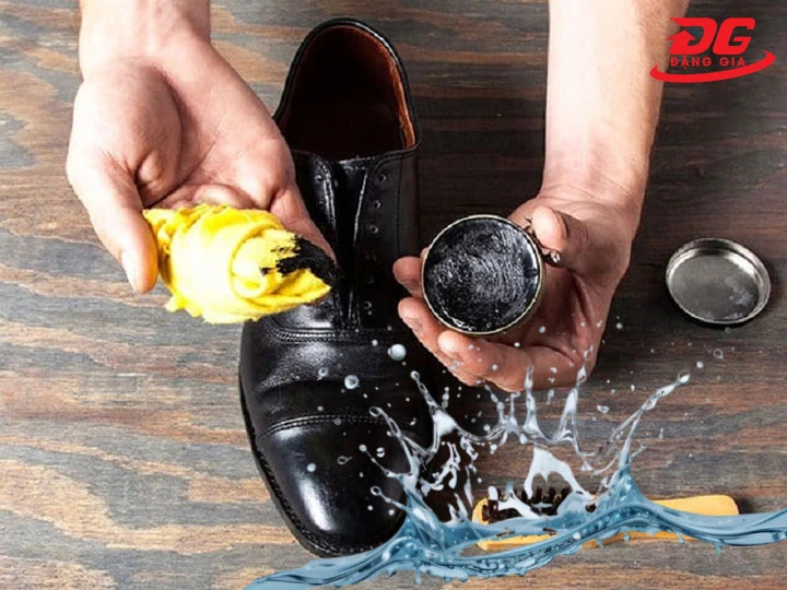 Trộn lẫn nước với xi