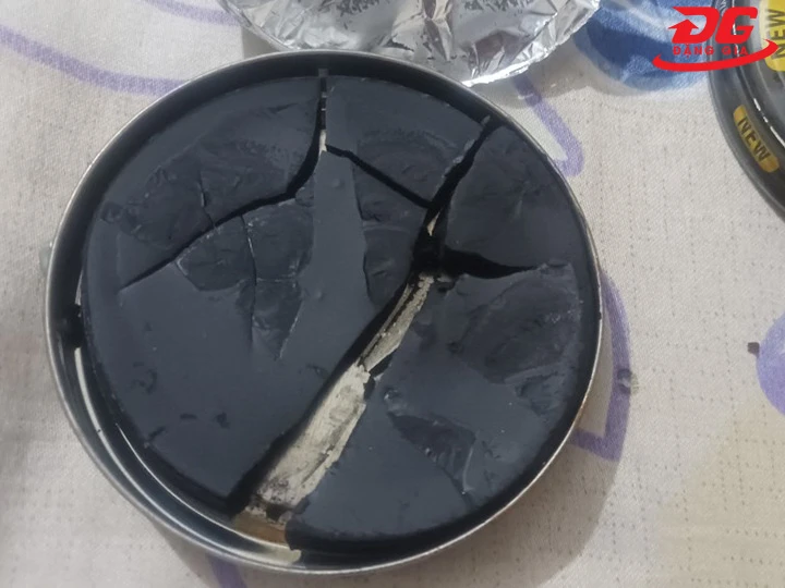 Xi đánh giày bị khô