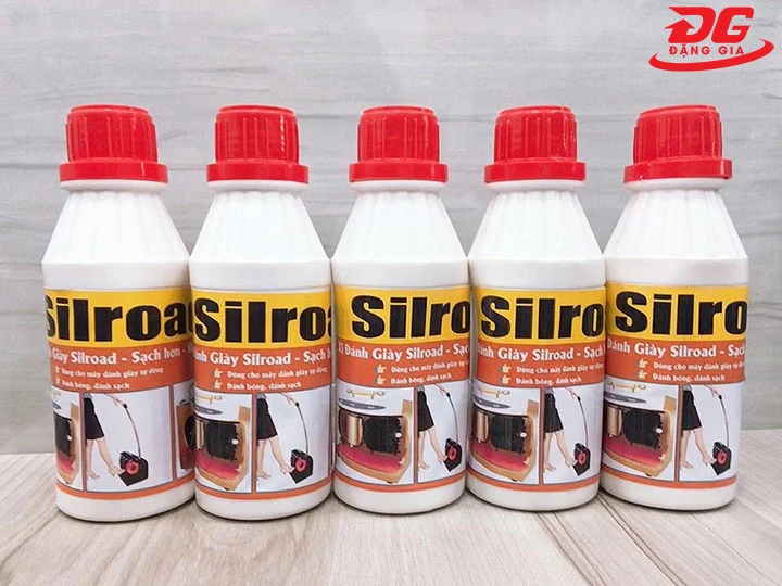 Xi đánh giày dạng nước