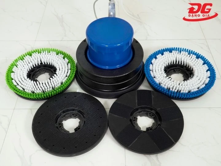 Máy chà sàn đơn Clean Tech CT 178 có bàn chải lớn