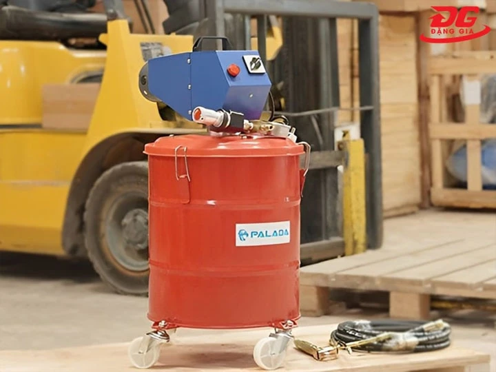 bơm mỡ máy xúc bằng điện