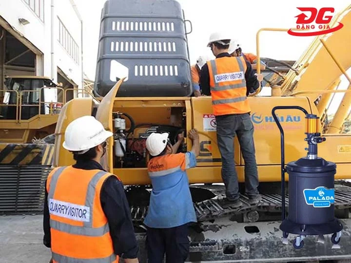 bơm mỡ máy xúc bằng khí nén