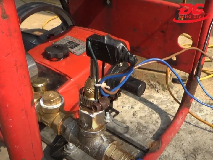 Chi tiết các bước tự chế rơ le tự ngắt máy rửa xe