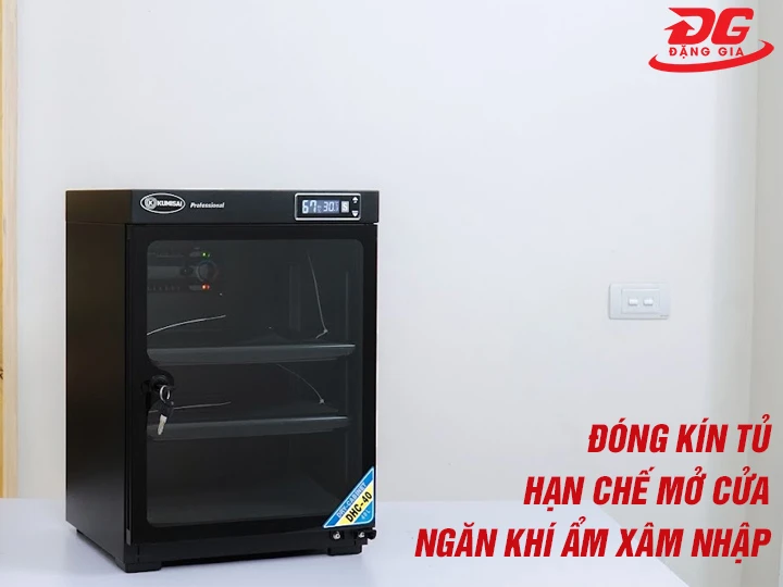 Đóng tủ chống ẩm Kumisai DHC 040 (40 lít)
