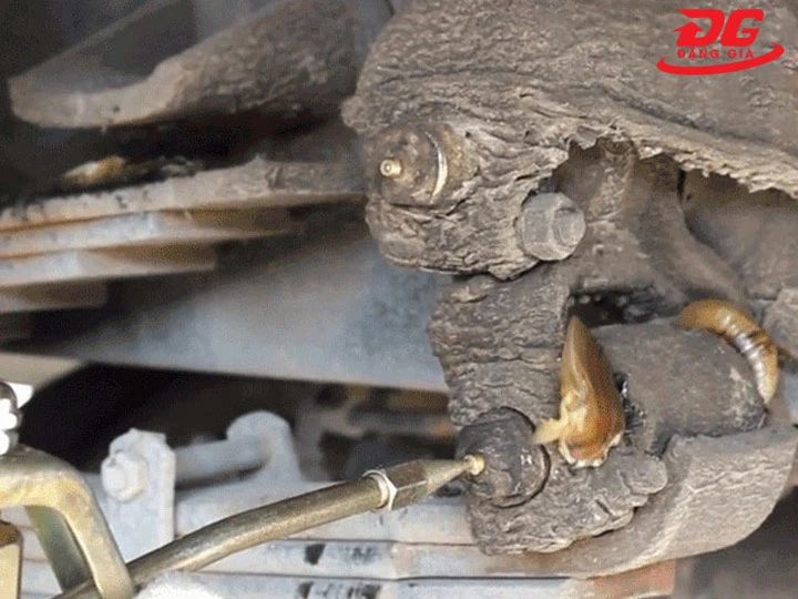 sử dụng máy bơm mỡ bằng điện Kocu K6013