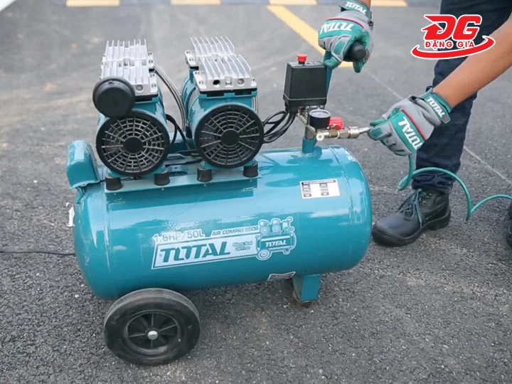  Máy nén khí Total 50L