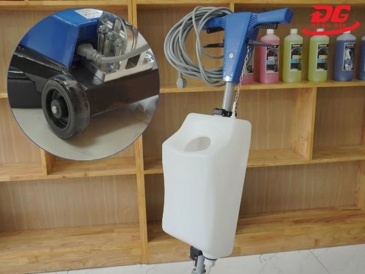 Máy chà sàn đơn Clean Tech CT 178 có tay cầm chắc chắn