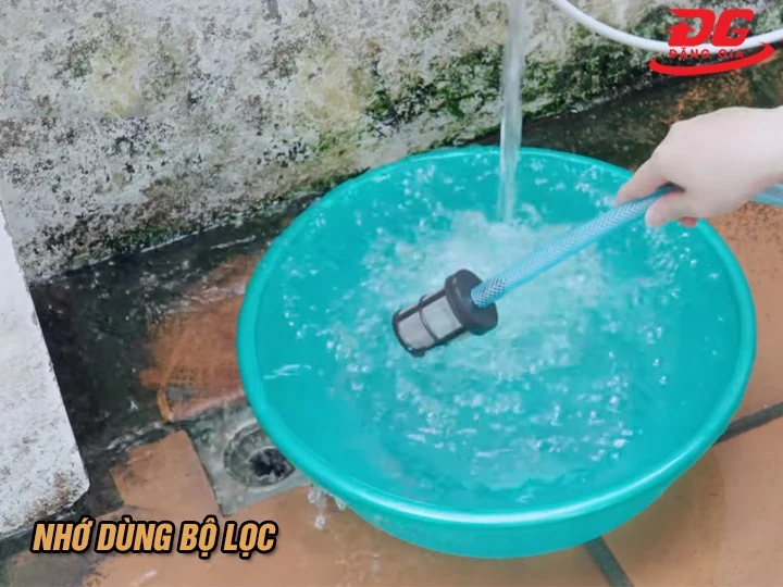 Dùng bộ lọc máy rửa xe gia đình Kumisai KMS Q8