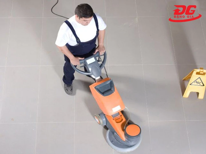 Máy chà sàn Numatic chà được nhiều mặt sàn