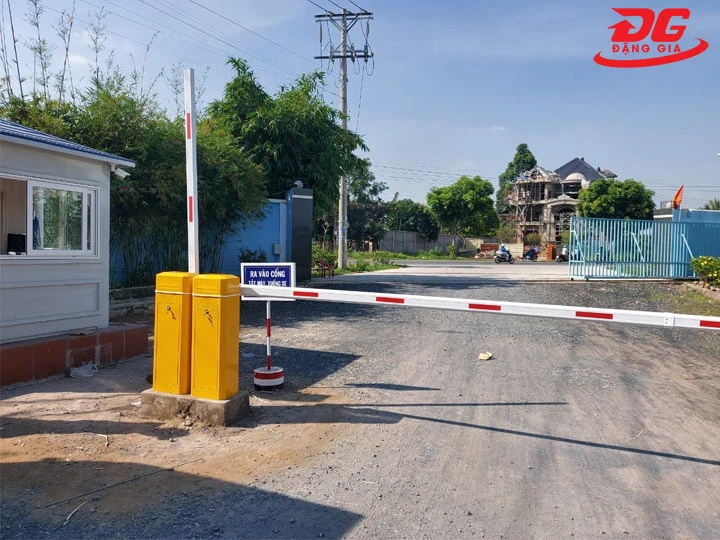 cổng barie Baisheng BS306 sử dụng ở công trường