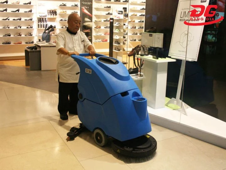 Cách dùng máy chà sàn roma