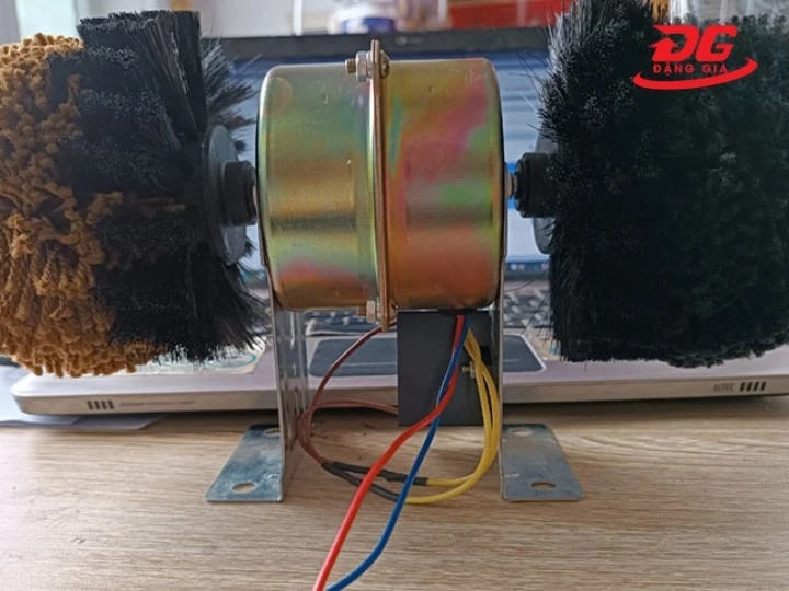 Máy đánh giày Silroad tay vịn có động cơ mạnh mẽ