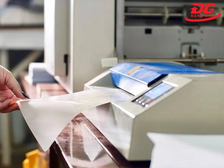 Máy ép plastic FEG thông minh